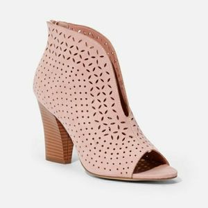 NWT Cheyla Open Toe Heeled Bootie